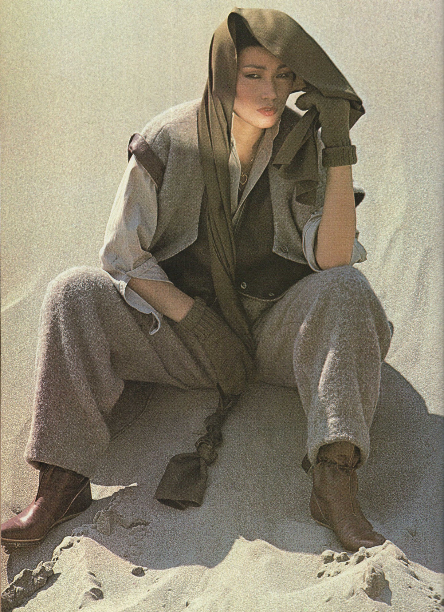 ryuko tsushin ∙ aug 1 1977