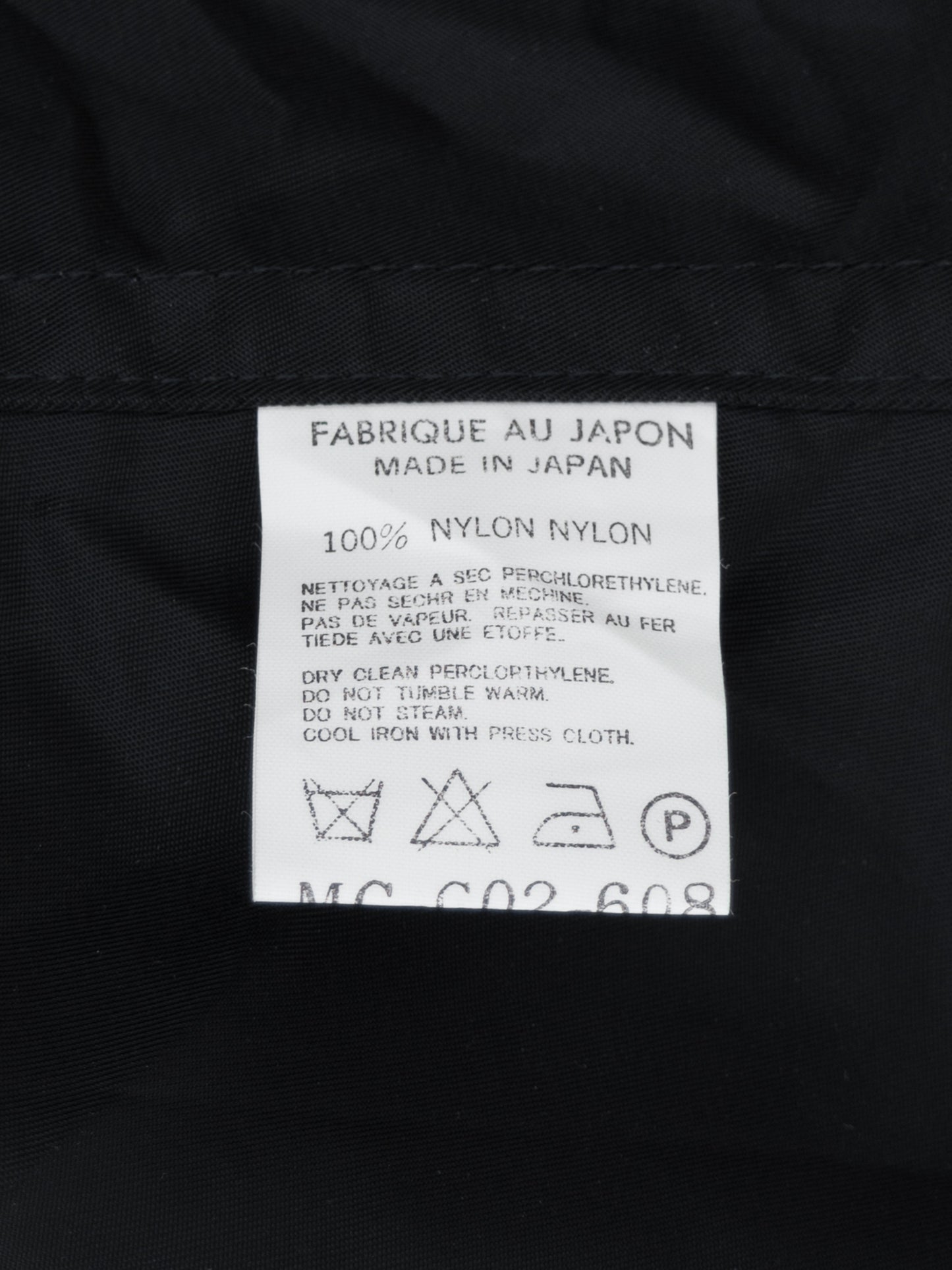 waterproof raglan mac coat black ∙ nylon ∙ medium