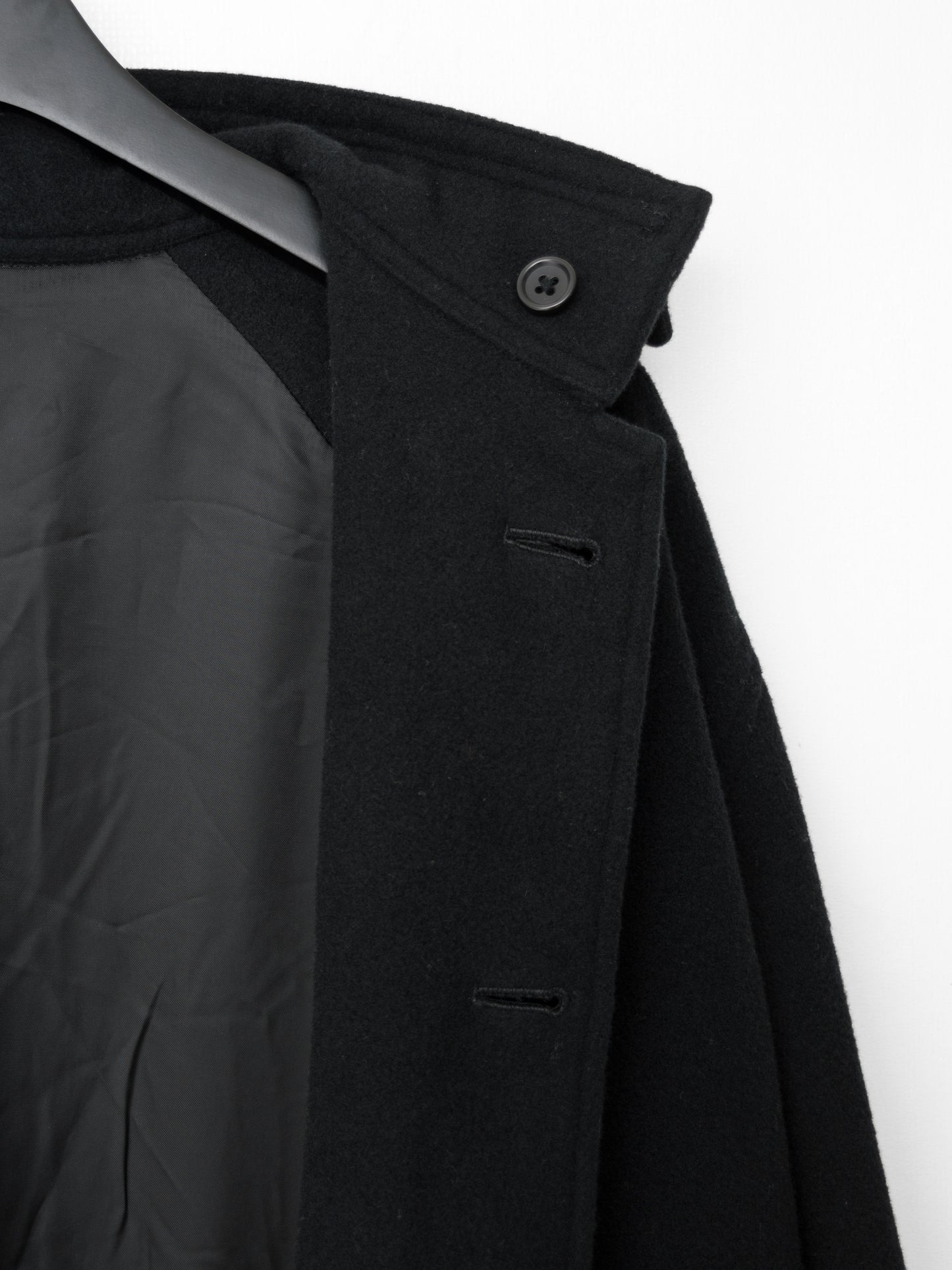 belted mac coat black ∙ wool nylon ∙ medium