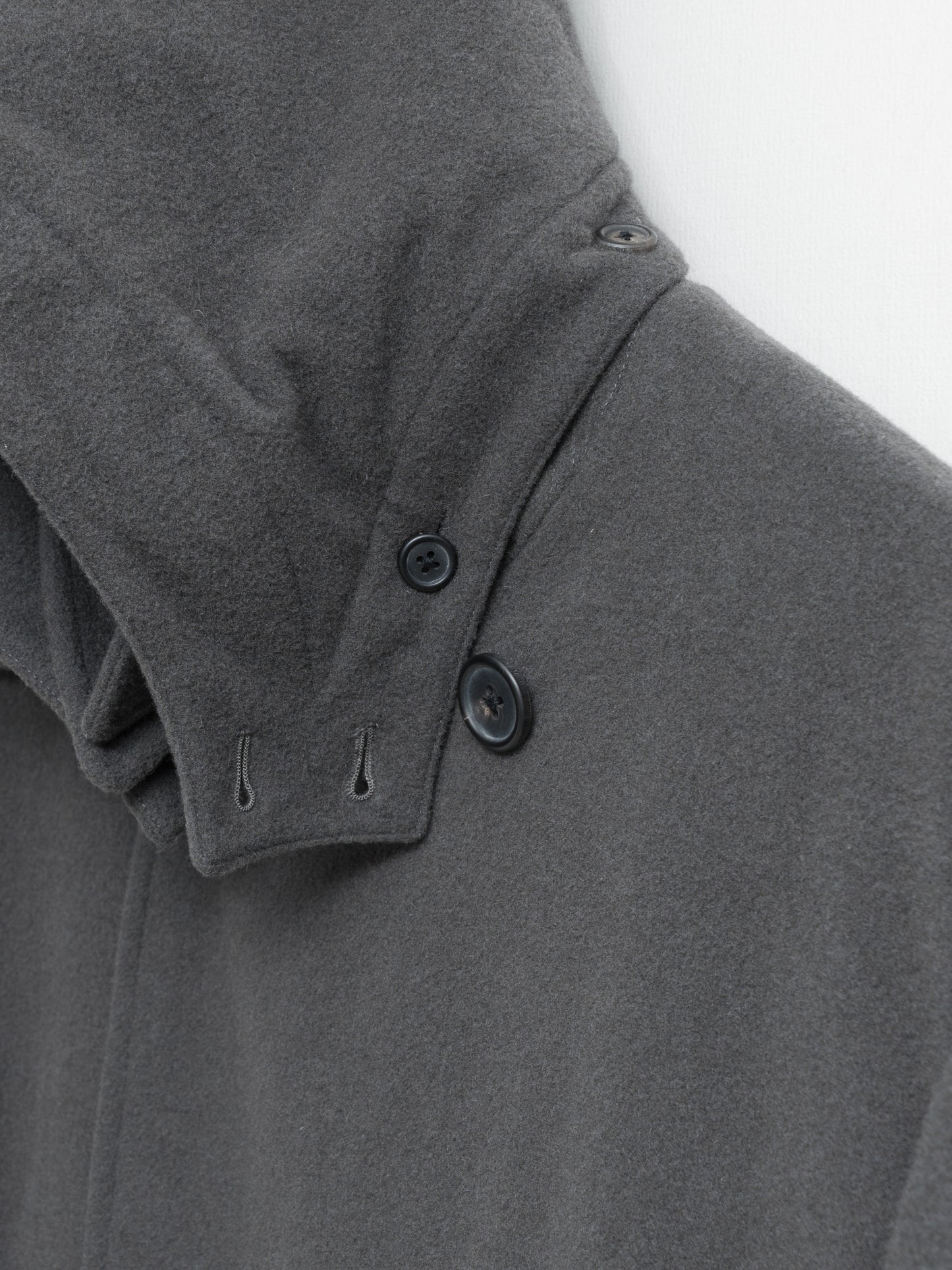 hooded tielocken coat pigeon grey ∙ melton wool nylon ∙ medium