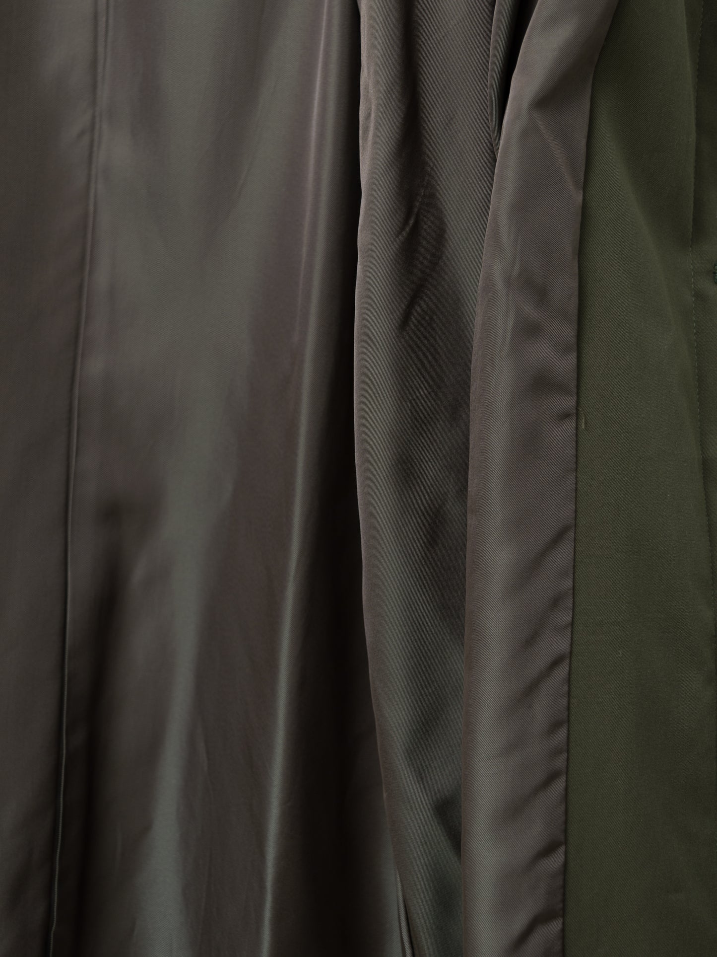hidden placket mac coat olive ∙ cotton ∙ medium