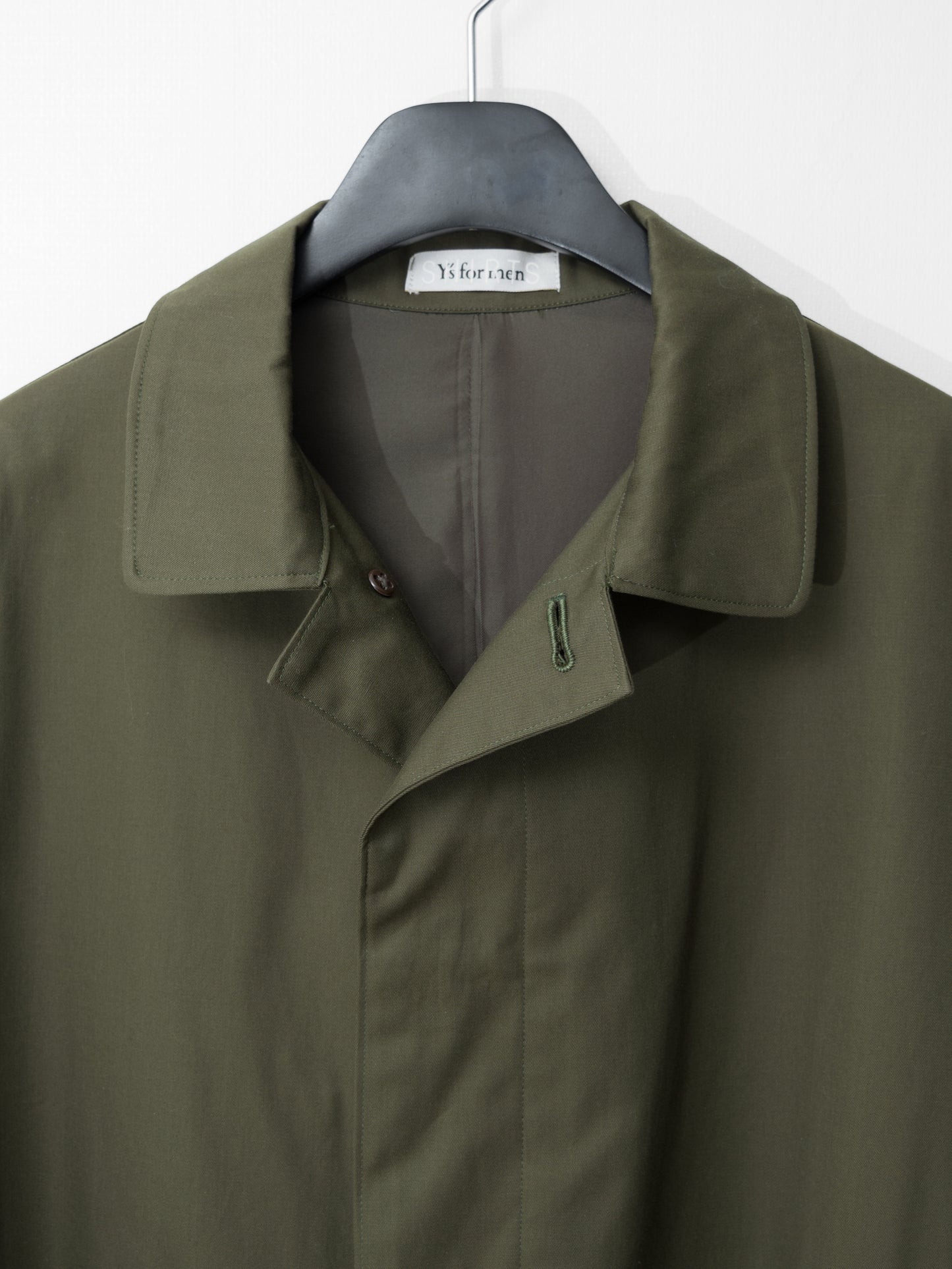 hidden placket mac coat olive ∙ cotton ∙ medium