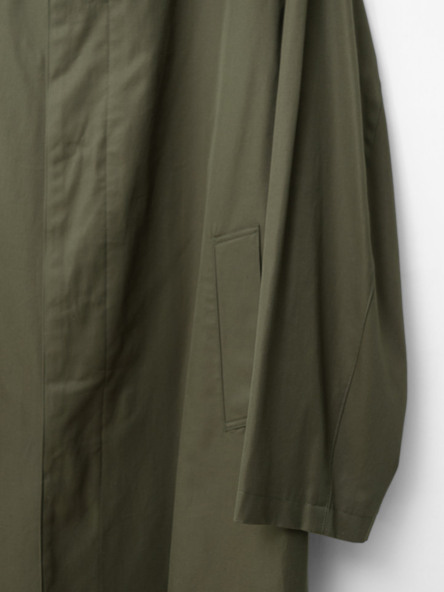 hidden placket mac coat olive ∙ cotton ∙ medium