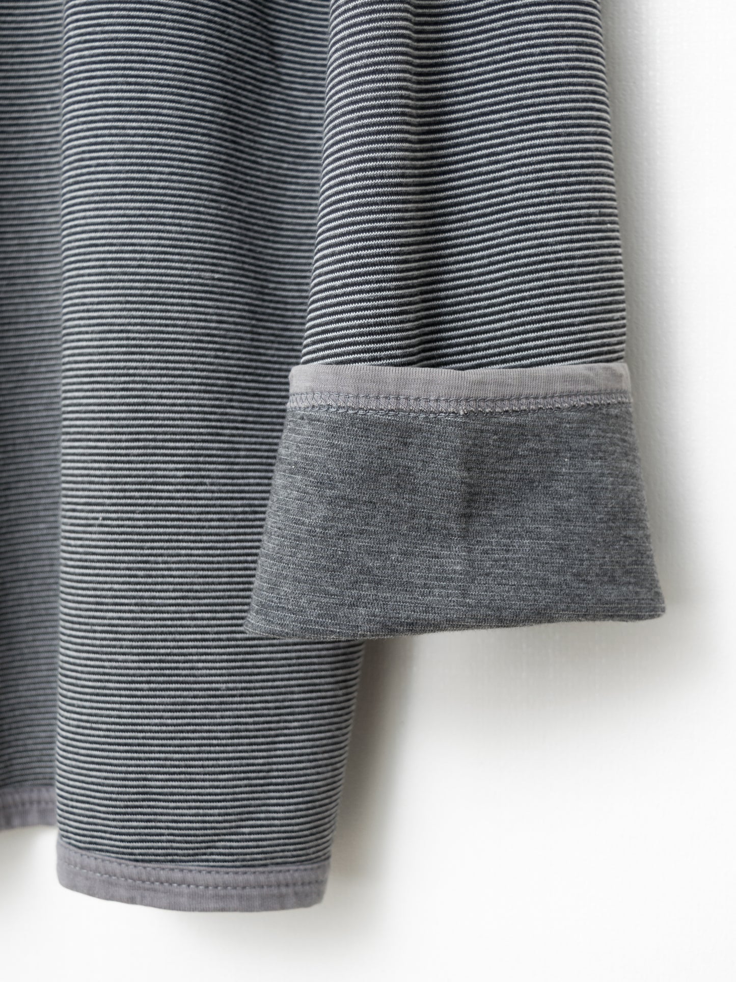micro stripe longsleeve grey ∙ cotton poly ∙ one size