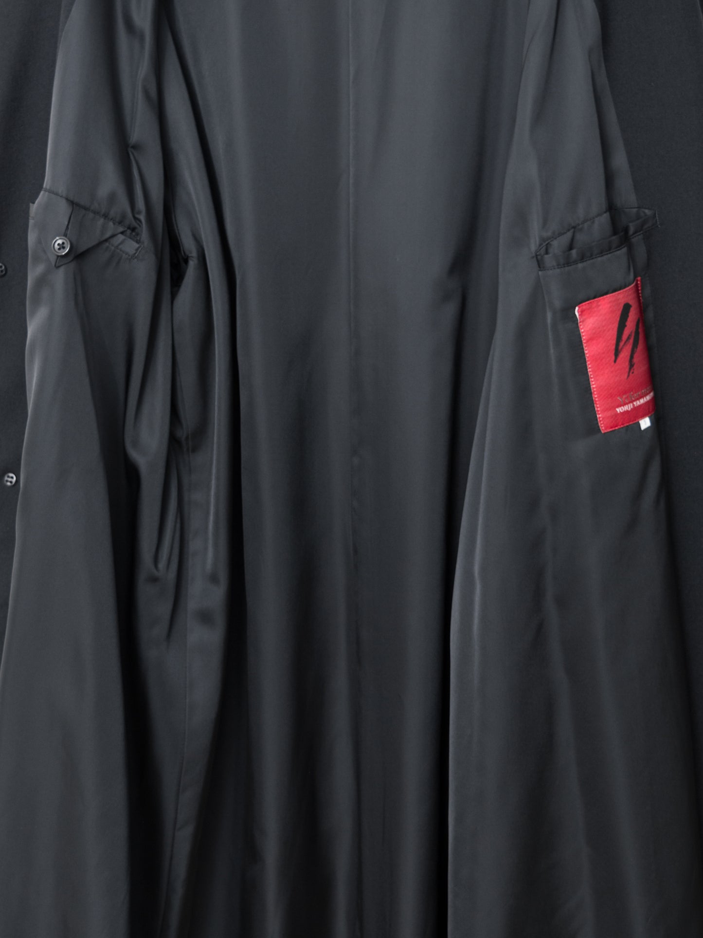 raglan sleeve coat black ∙ wool ∙ medium
