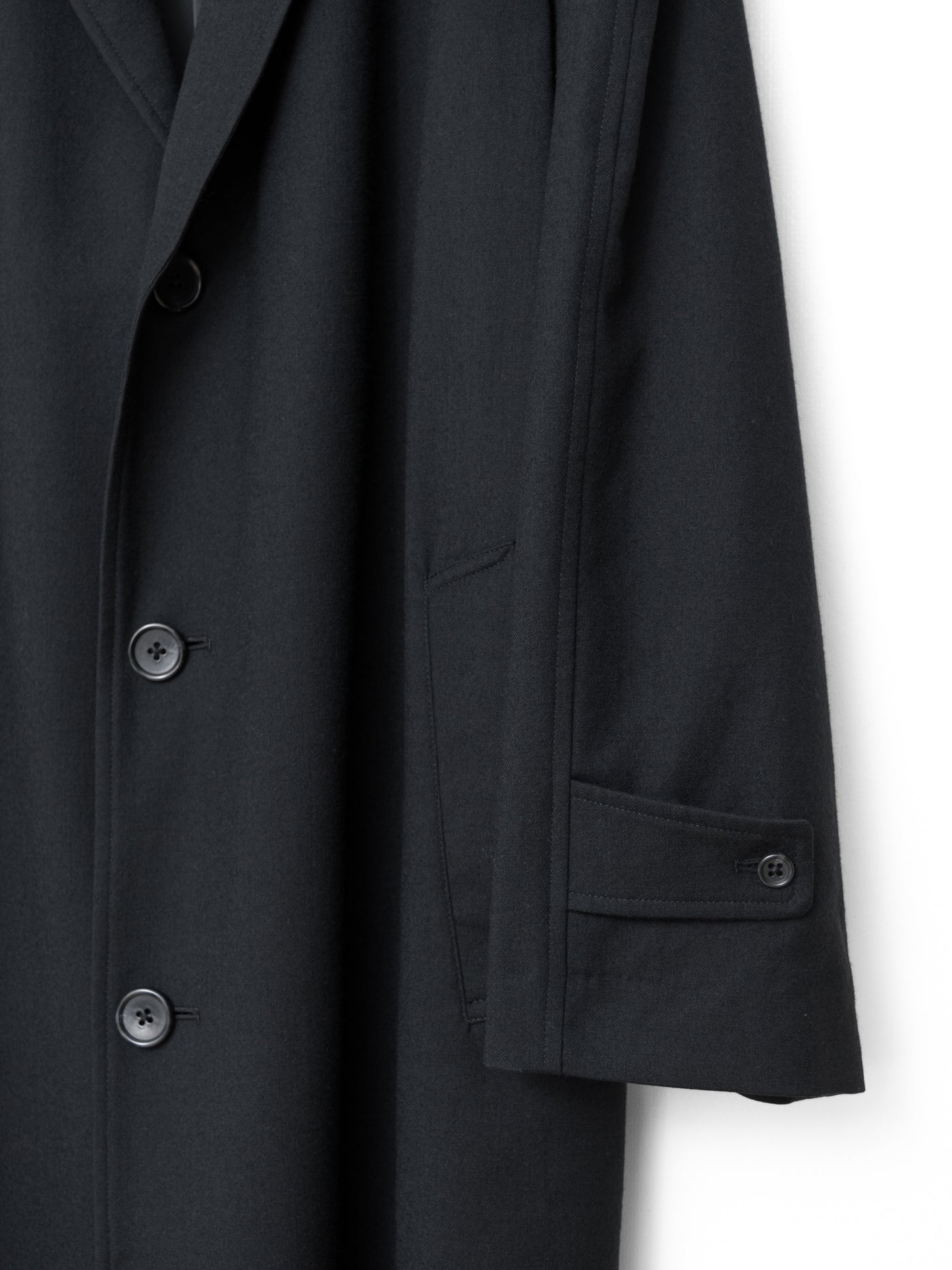 raglan sleeve coat black ∙ wool ∙ medium