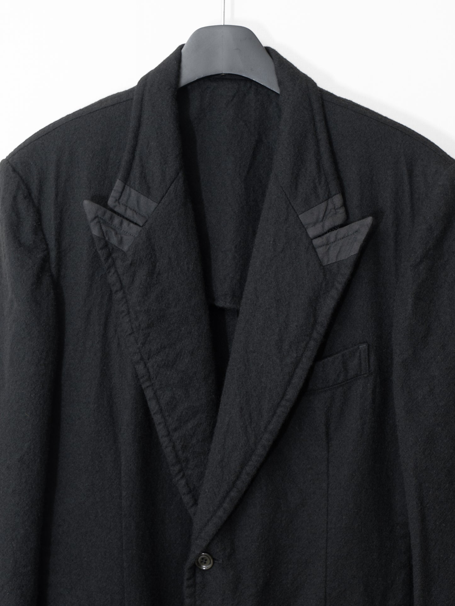 a/w 03 peak lapel tailored jacket black ∙ wool ∙ sample