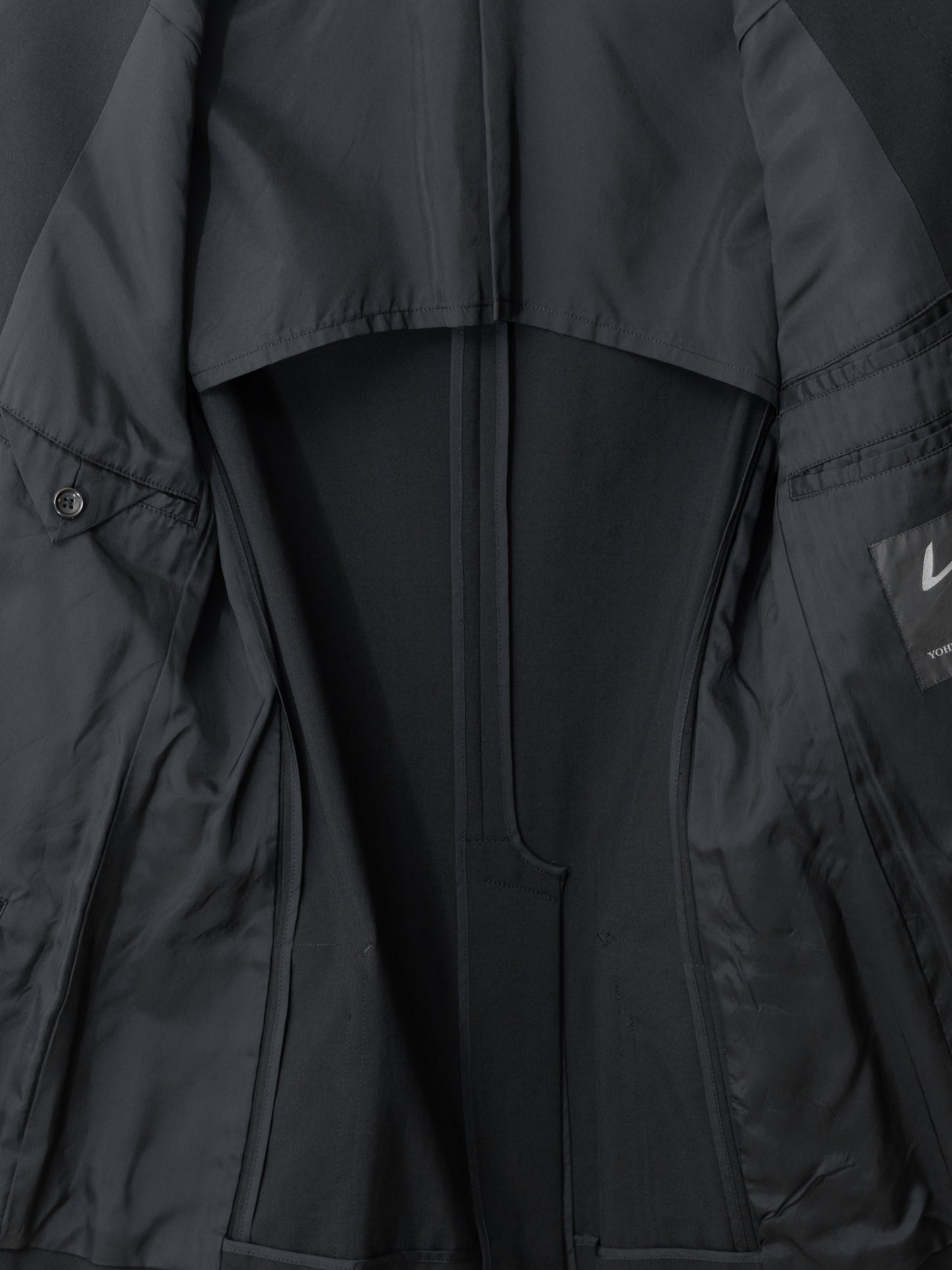 2b tailored jacket black ∙ wool gabardine ∙ small