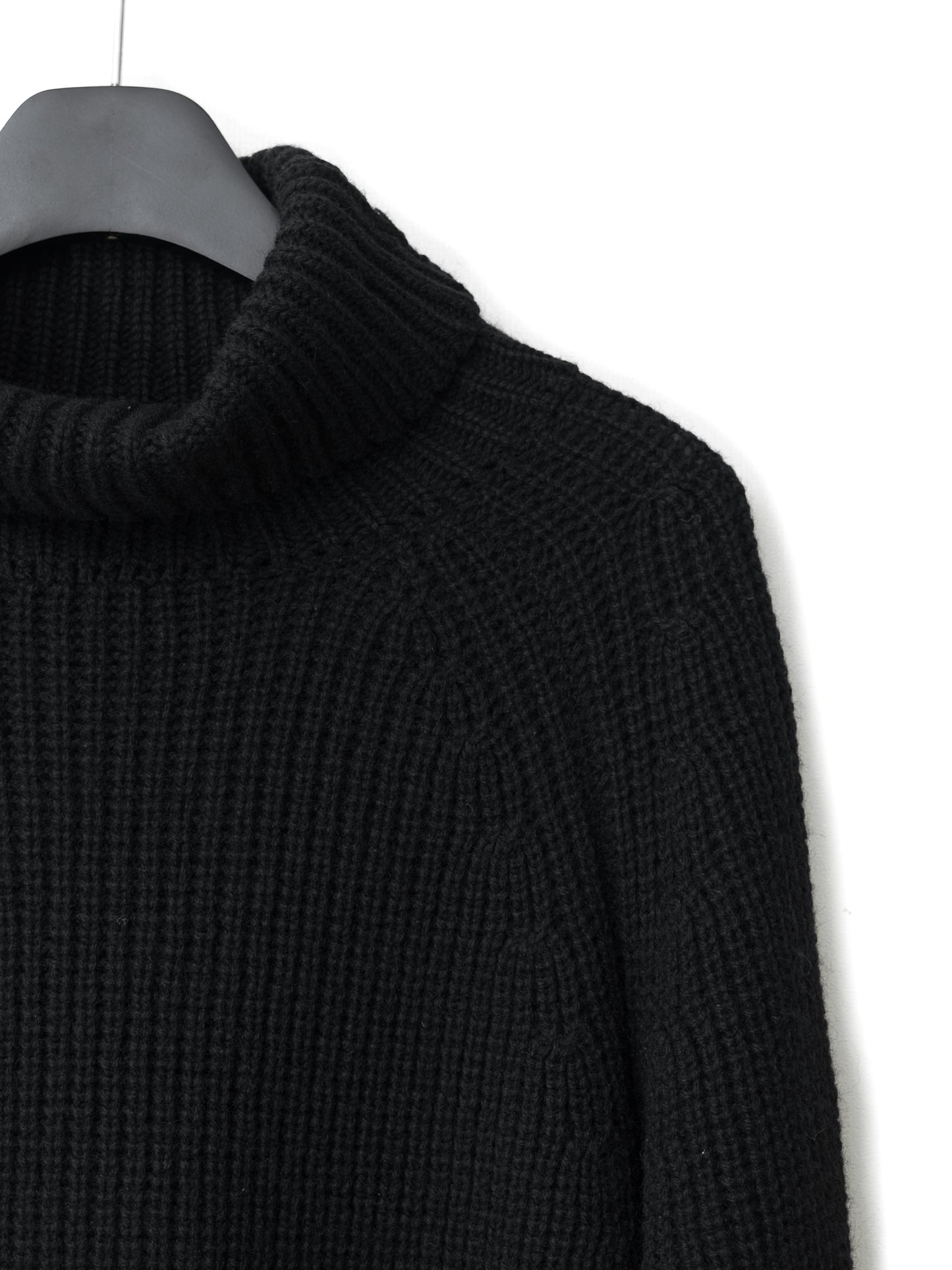 a/w 03 heavy funnelneck sweater black ∙ wool ∙ medium