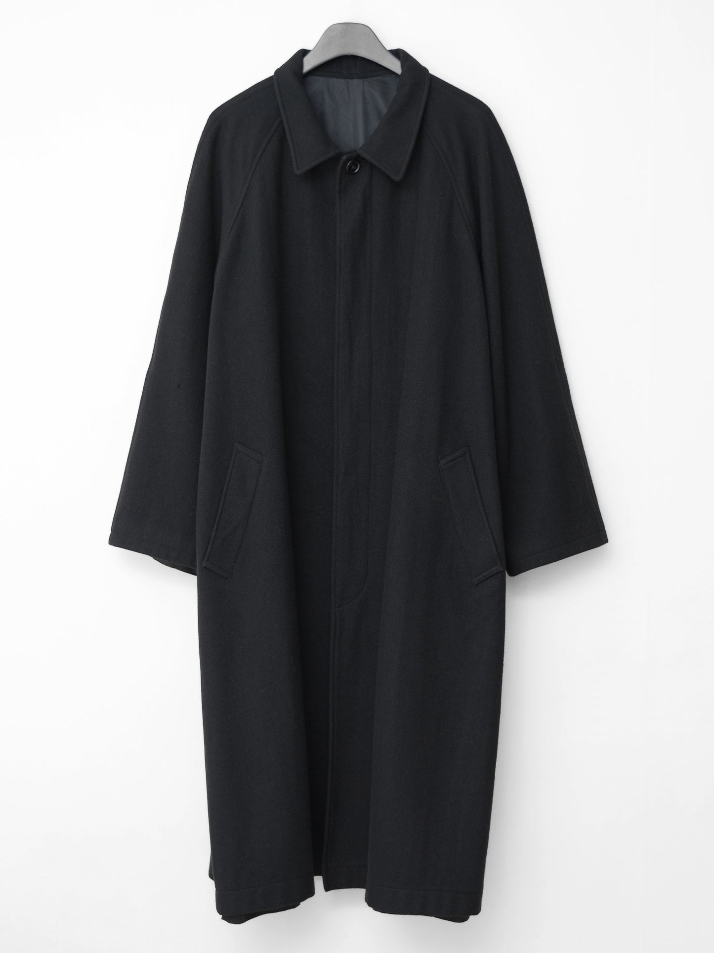 raglan mac coat black ∙ melton wool nylon ∙ medium