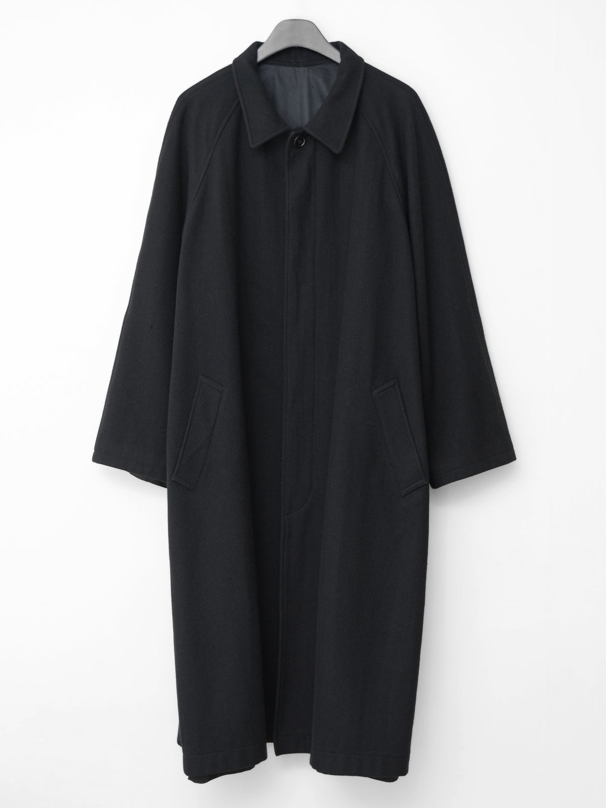 Raglan Mac Coat Black