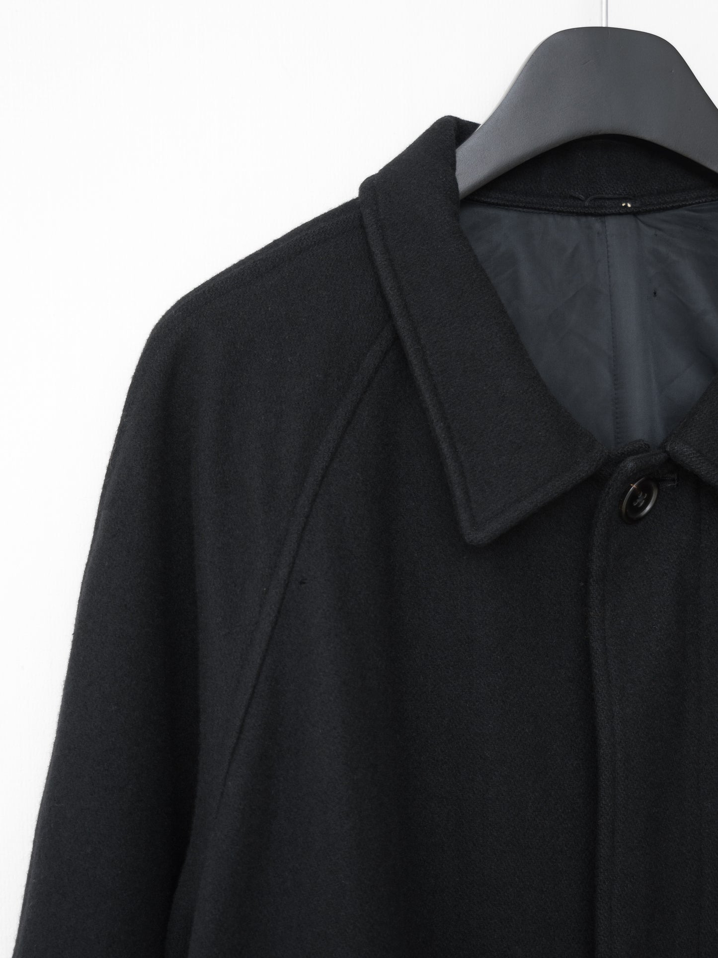 raglan mac coat black ∙ melton wool nylon ∙ medium