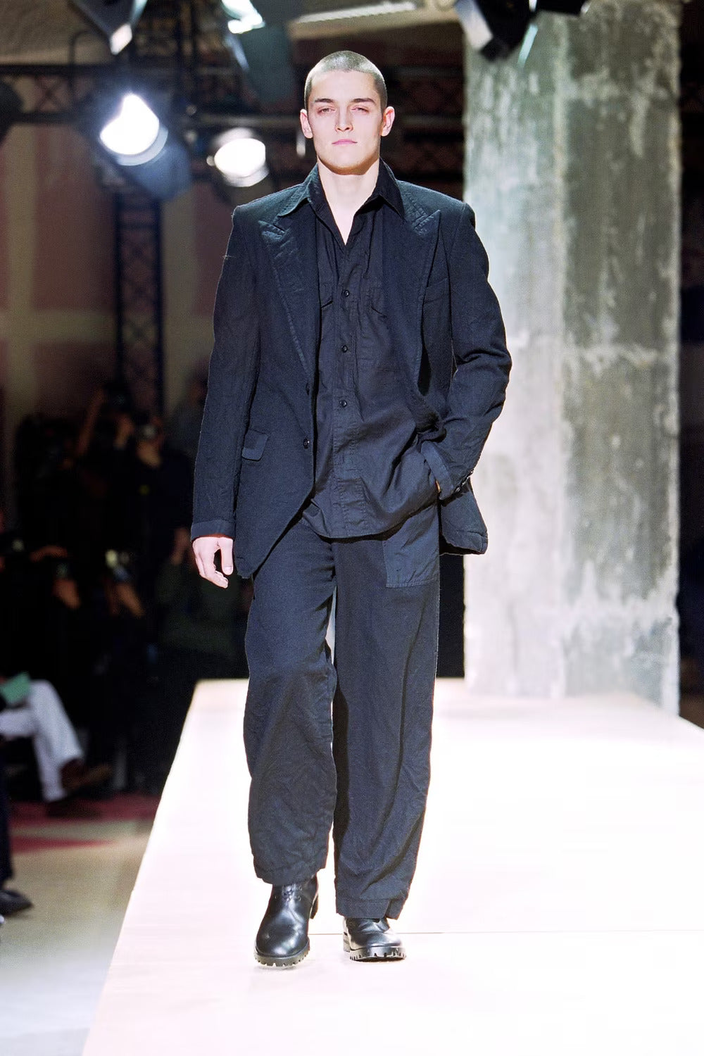 a/w 03 peak lapel tailored jacket black ∙ wool ∙ sample