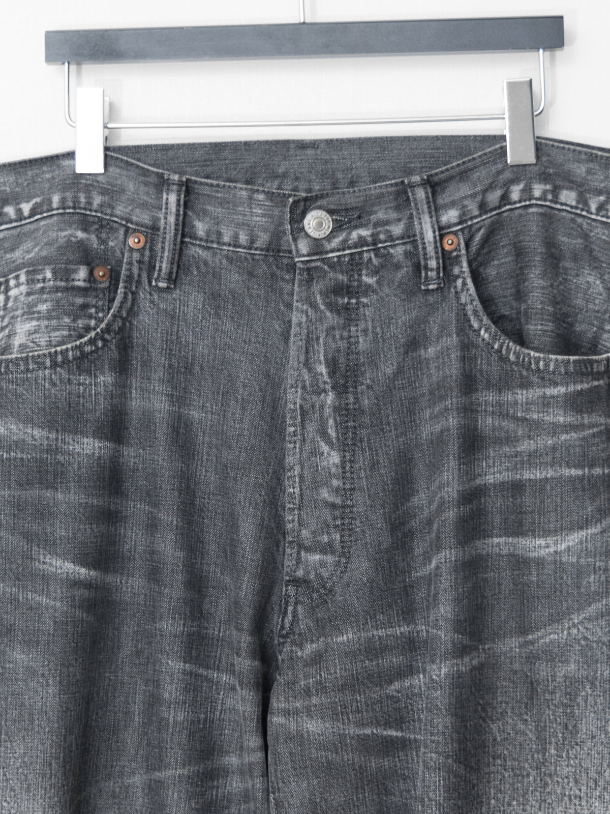 S/S 04 Spotted Horse Jeans Magic Wash