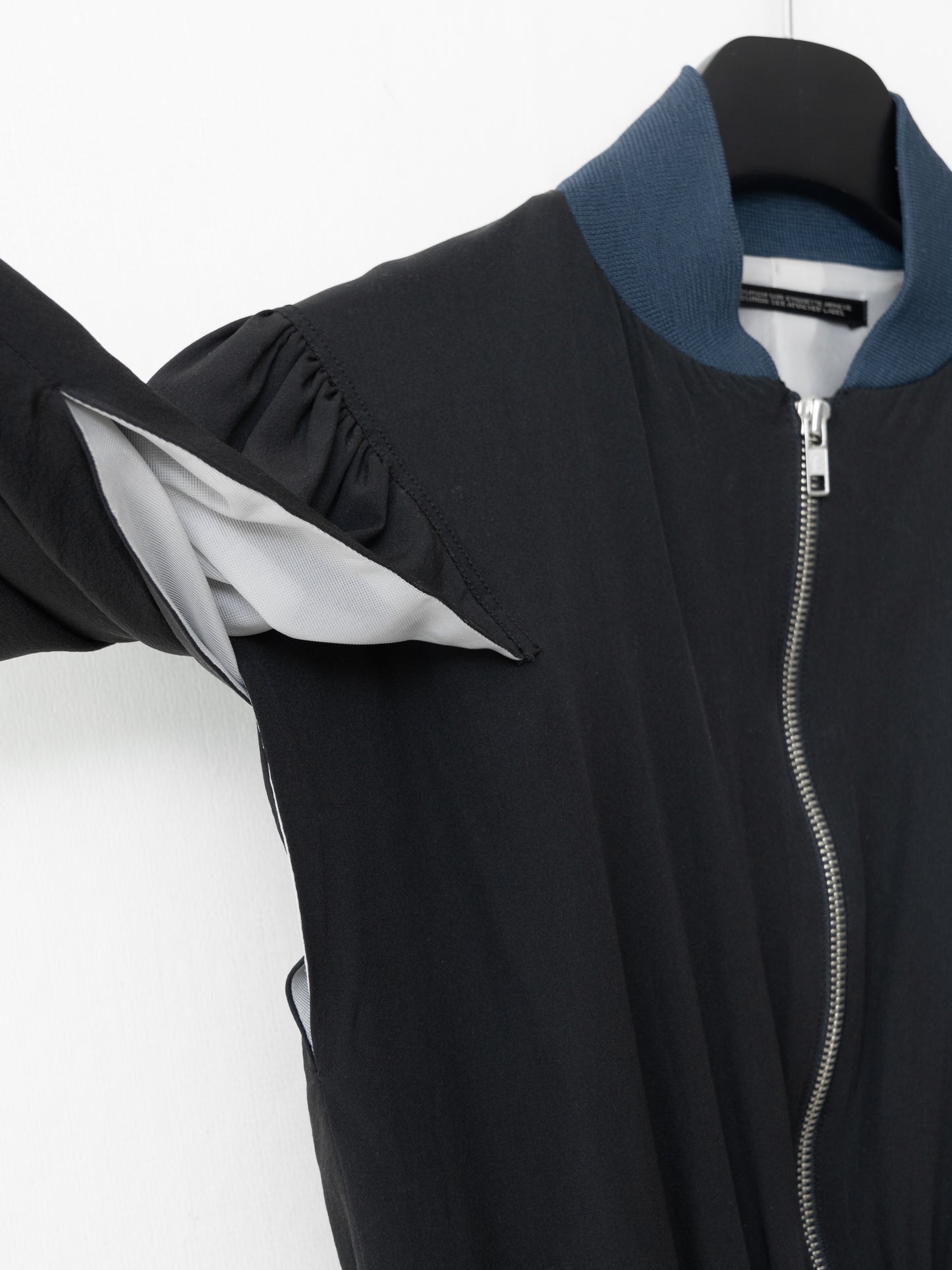 s/s 02 zip front blouson ∙ silk ∙ small