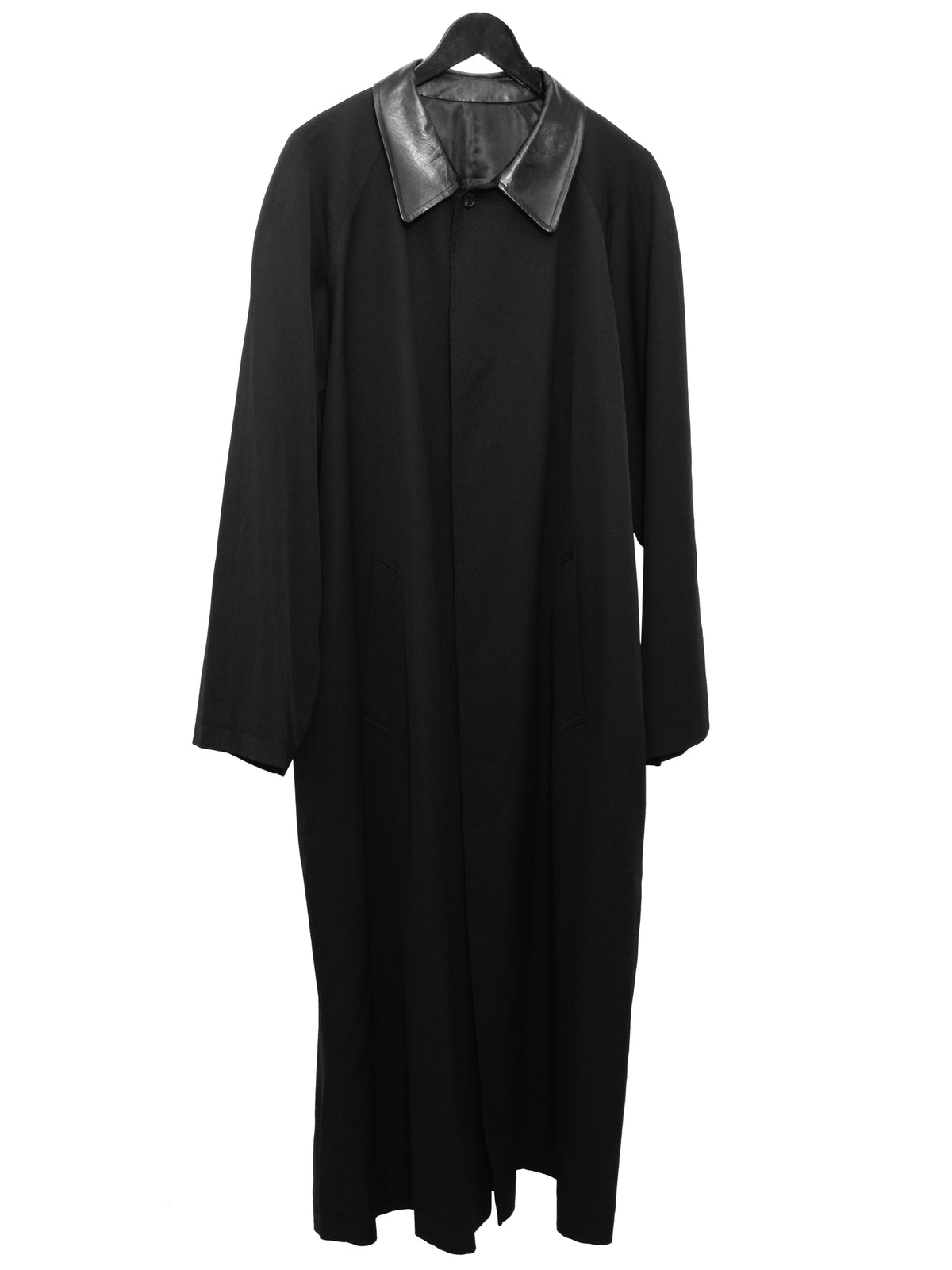 Raglan Mac Coat Black