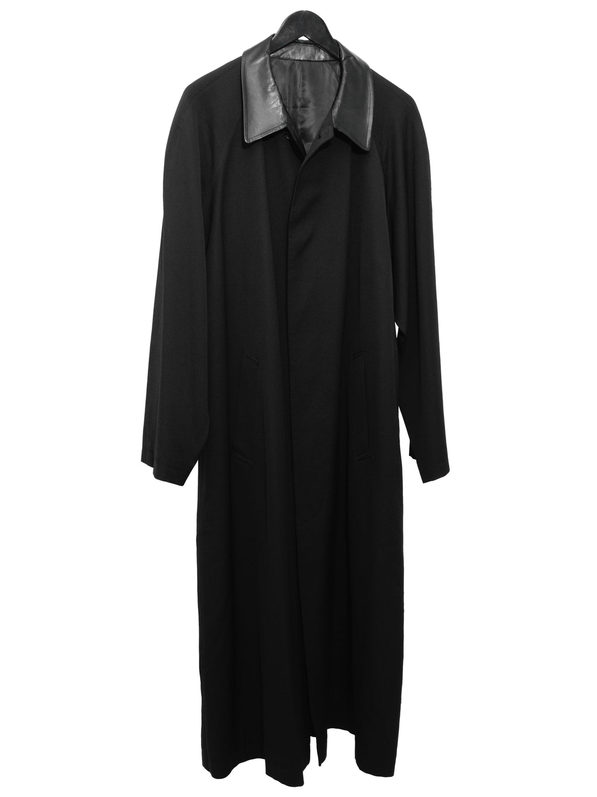 Raglan Mac Coat Black