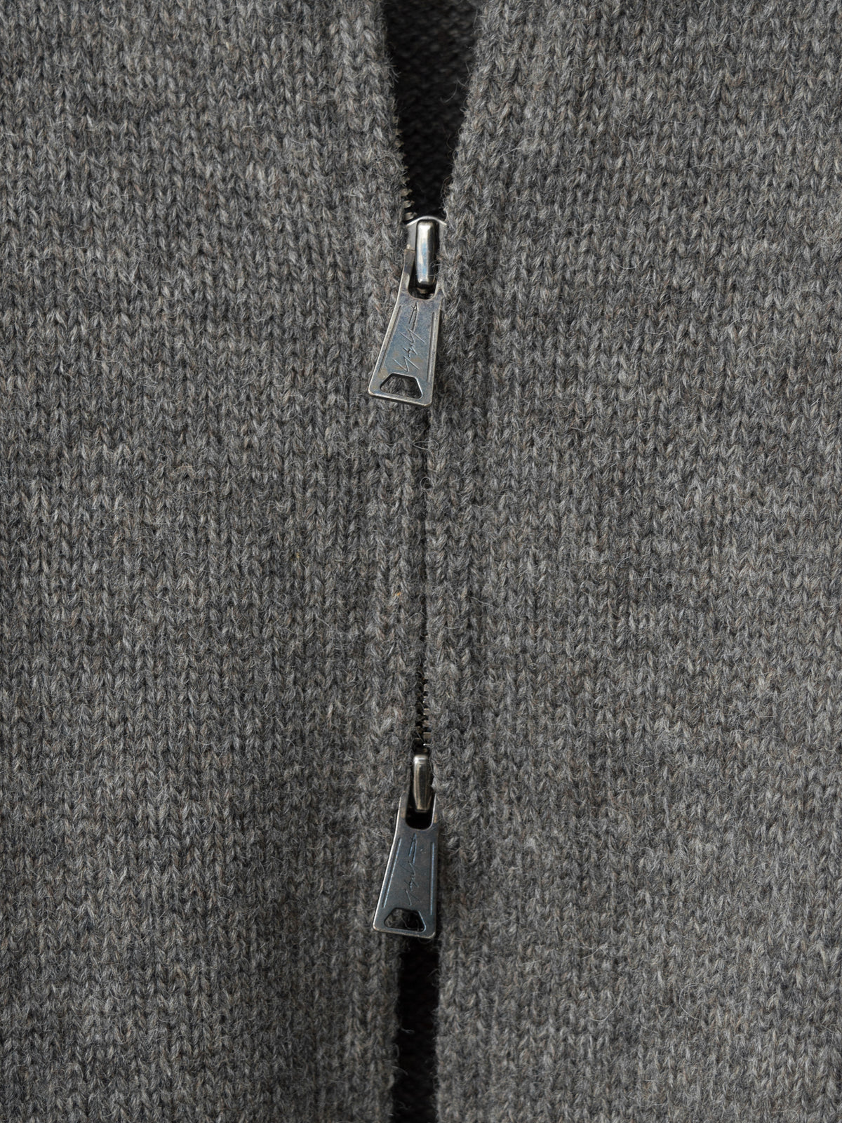 A/W 01 Double Zip Drivers Knit Greige