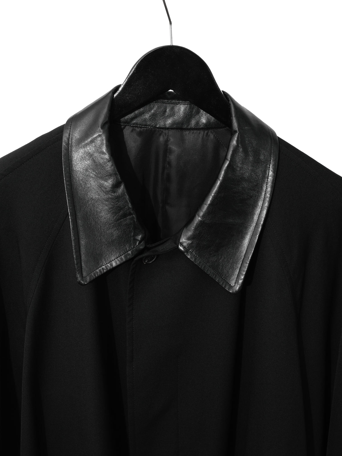 Raglan Mac Coat Black