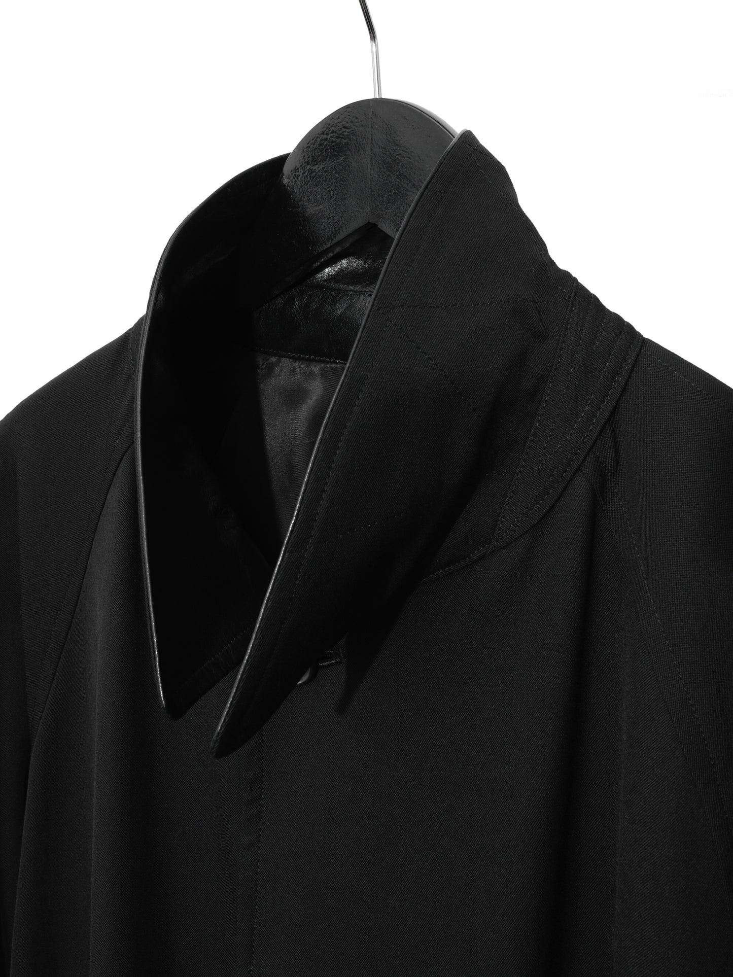 raglan mac coat black ∙ wool ∙ large